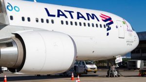 635978613888229106-latam-767-300er[1]